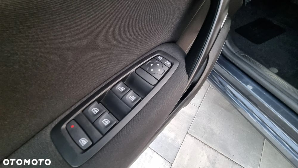 Renault Megane ENERGY TCe 100 INTENS - 22