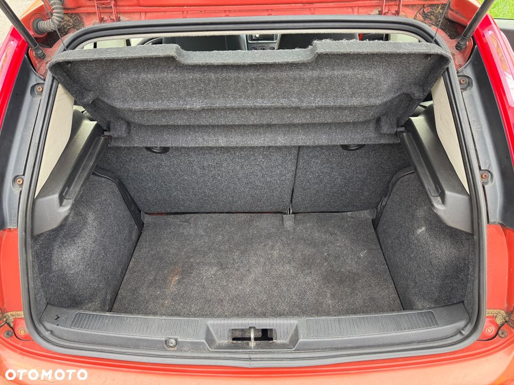 Fiat Punto 1.4 16V Dynamic - 13