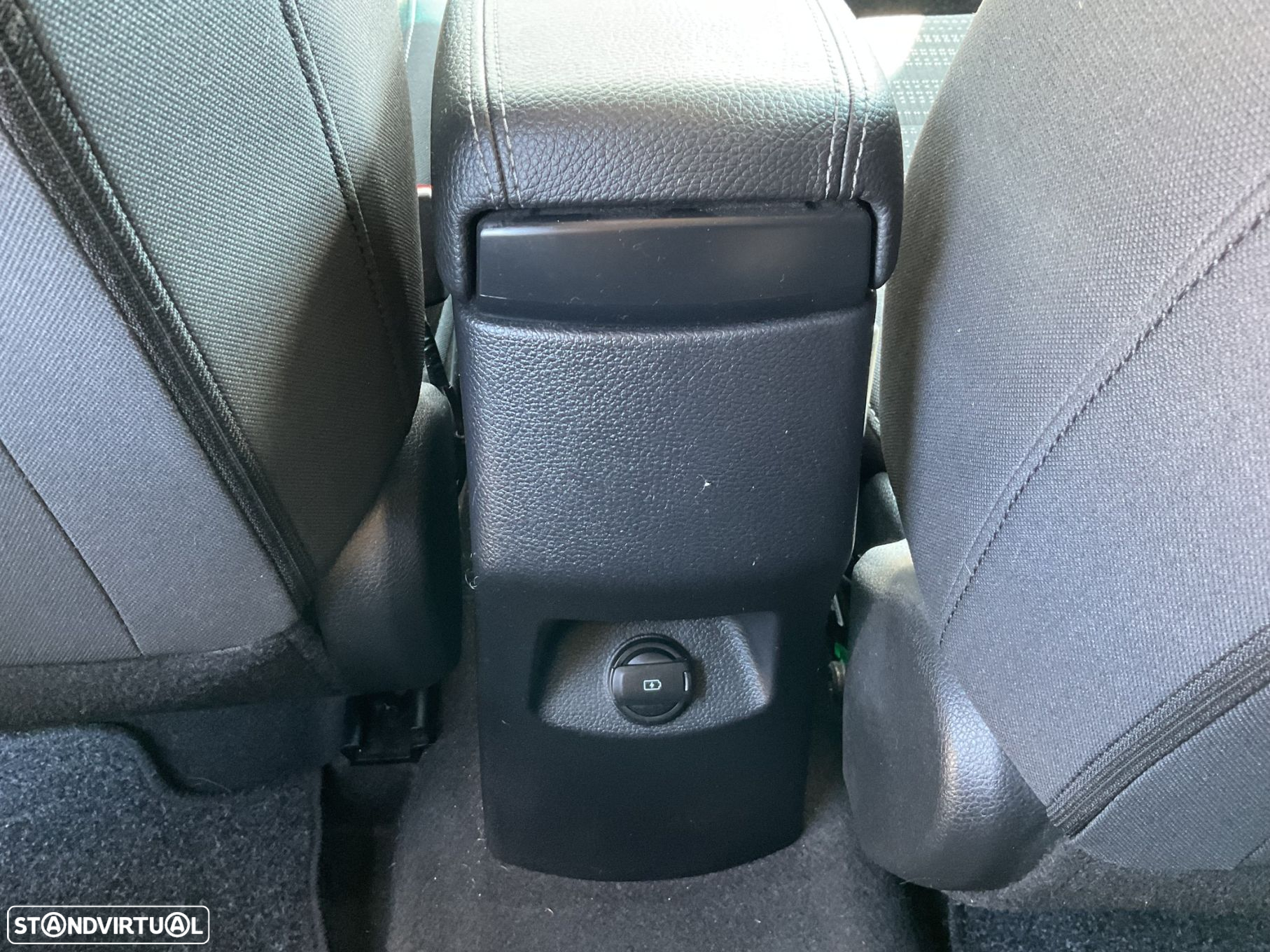 Kia Stonic 1.6 CRDi Urban - 54