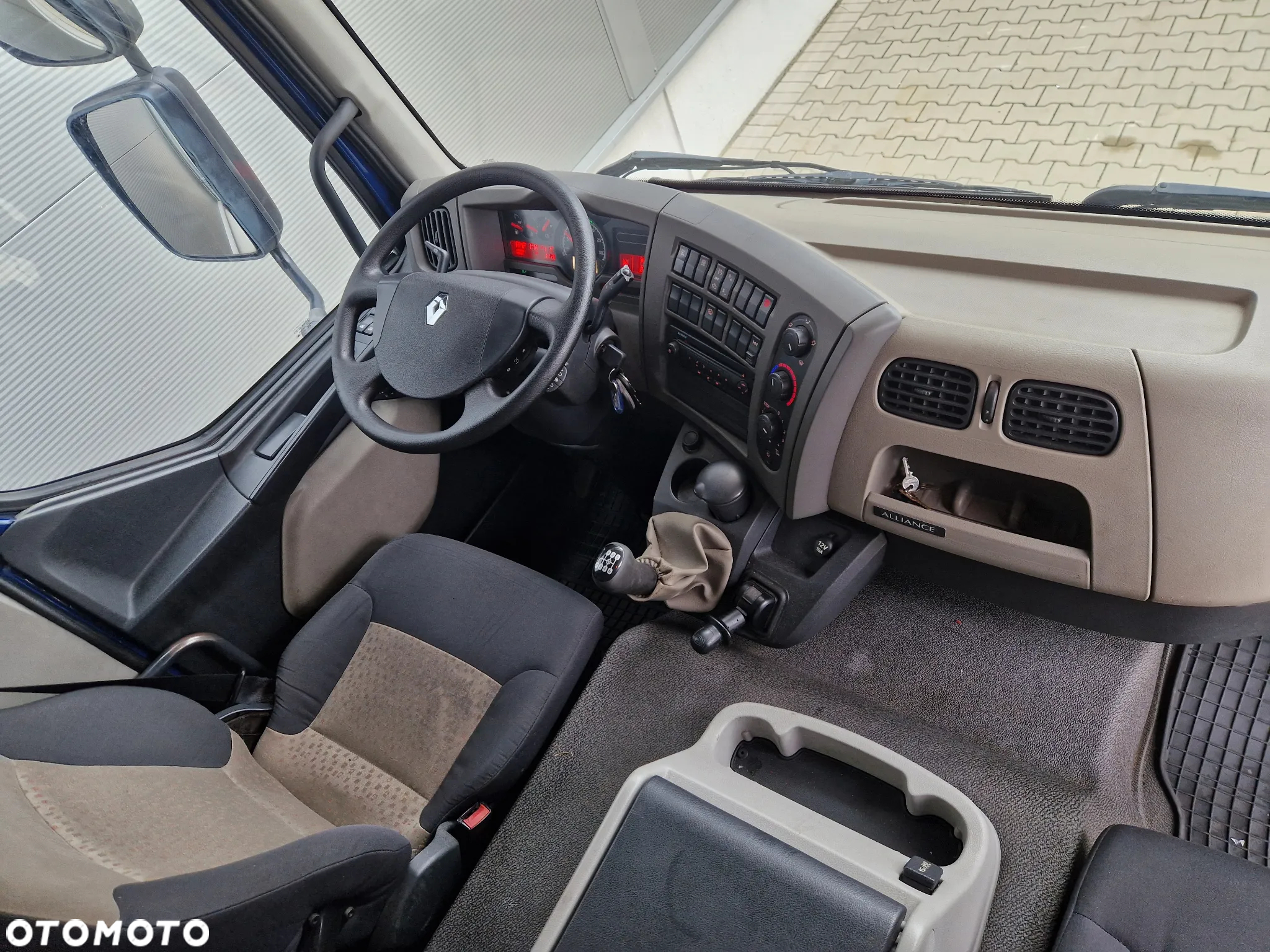 Renault MIDLUM 12.220 - 12