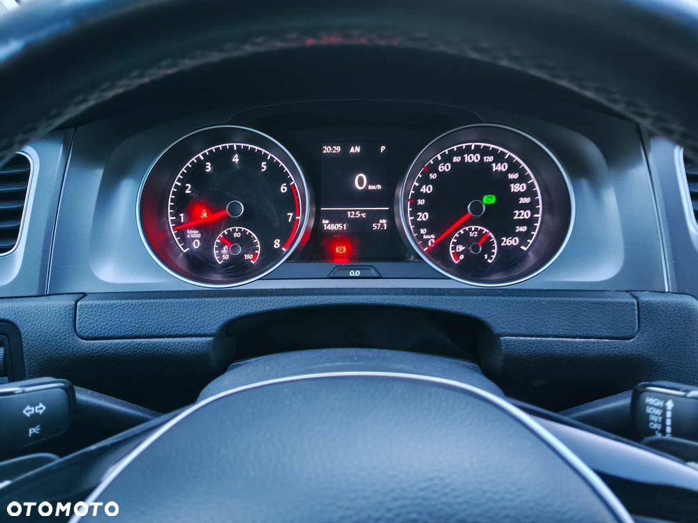 Volkswagen Golf - 10