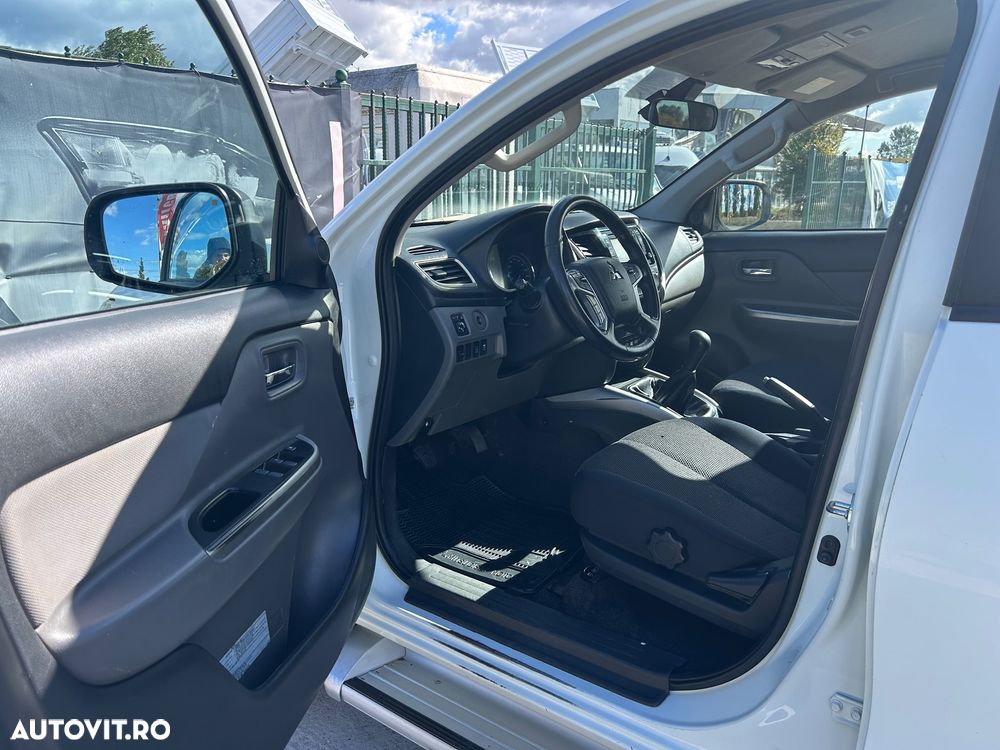 Mitsubishi L200 Double Cab 2.4 DI-D M/T Intense - 16