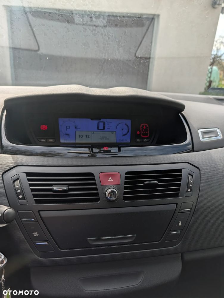 Citroën C4 Picasso 2.0 16V Exclusive - 19