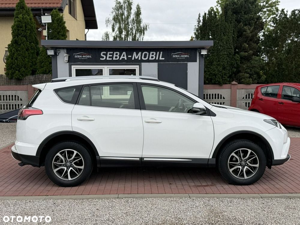 Toyota RAV4 - 6