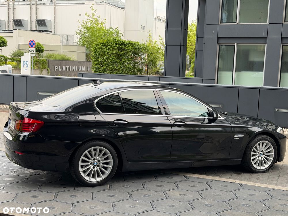 BMW Seria 5 528i xDrive - 13