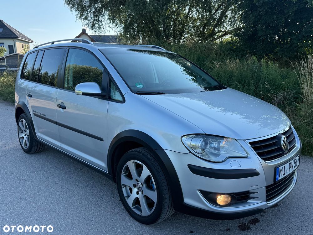 Volkswagen Touran 2.0 TDI DPF Cross - 2
