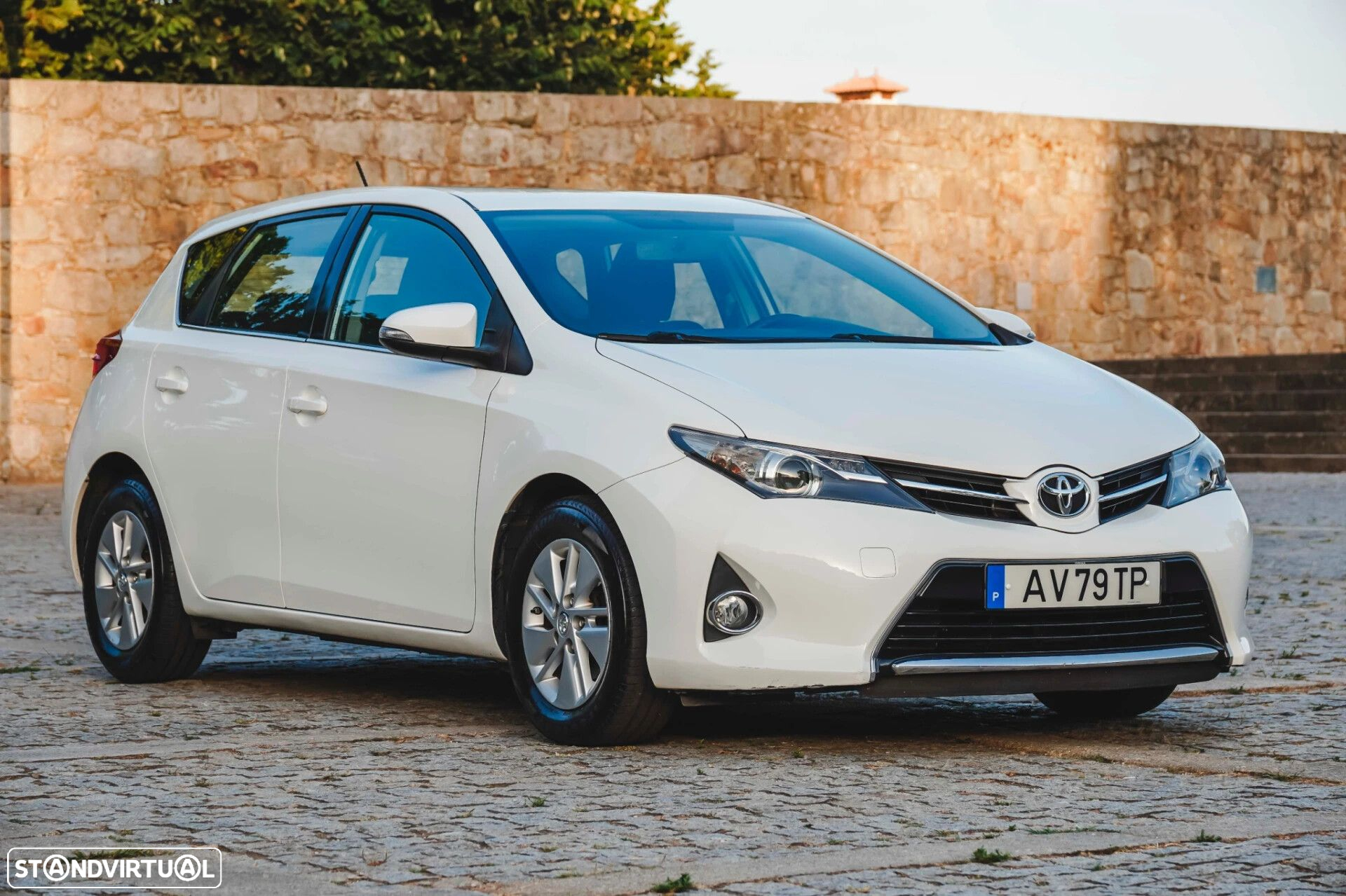 Toyota Auris 1.4 D-4D Comfort+J16+Navi - 29