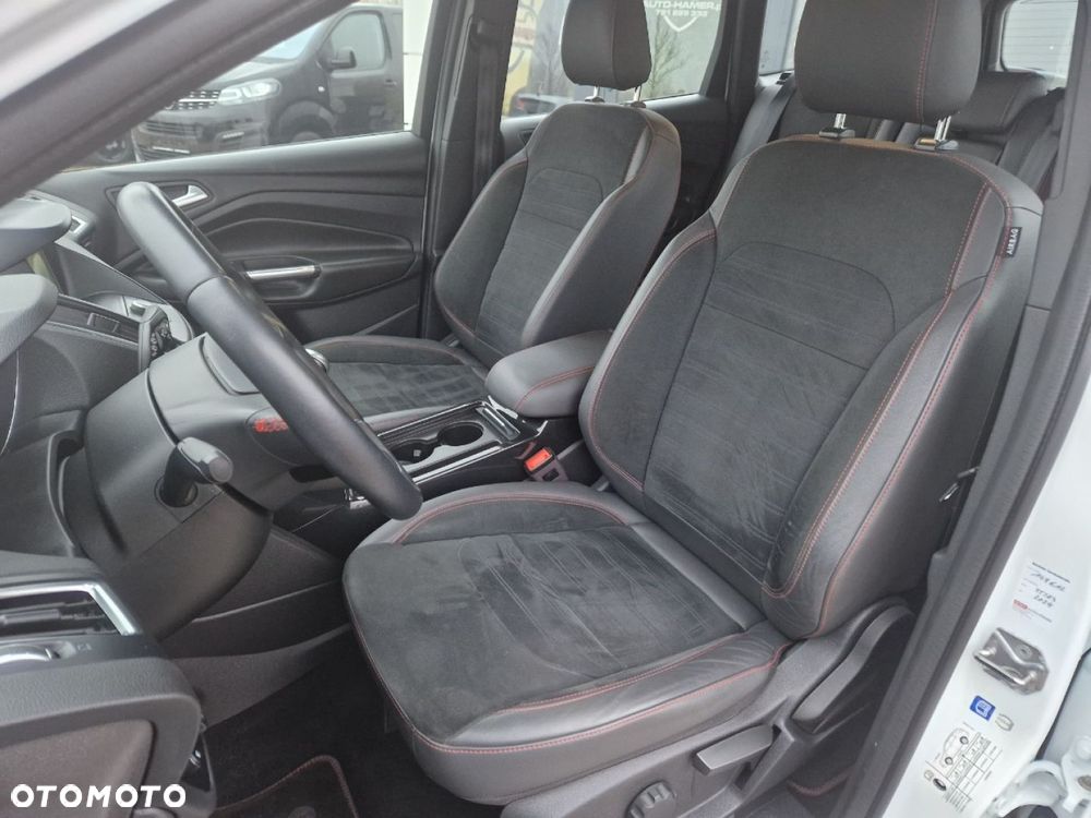 Ford Kuga 1.5 EcoBoost 2x4 ST-Line - 10