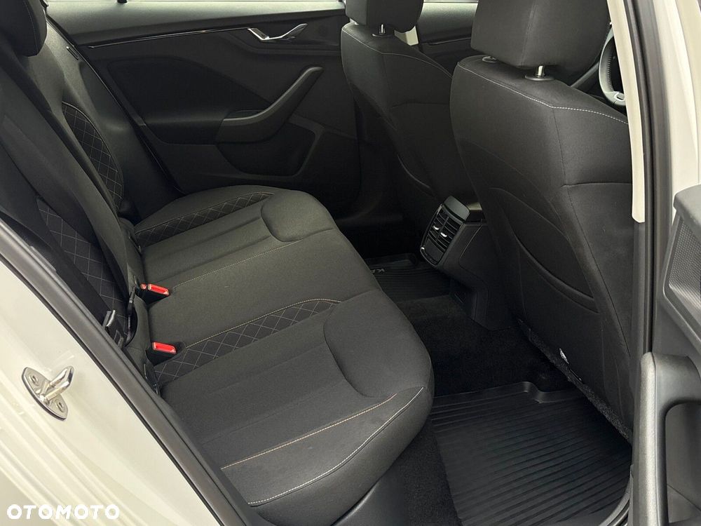 Skoda Kamiq 1.0 TSI Ambition DSG - 10