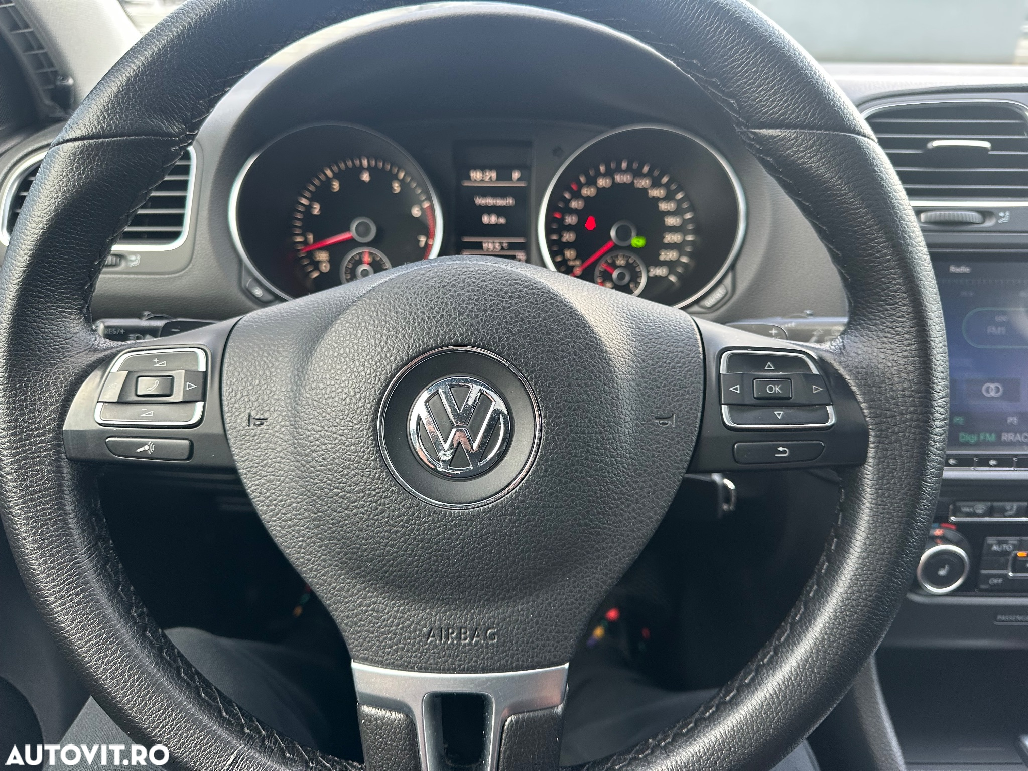 Volkswagen Golf 1.4 TSI DSG Highline - 24