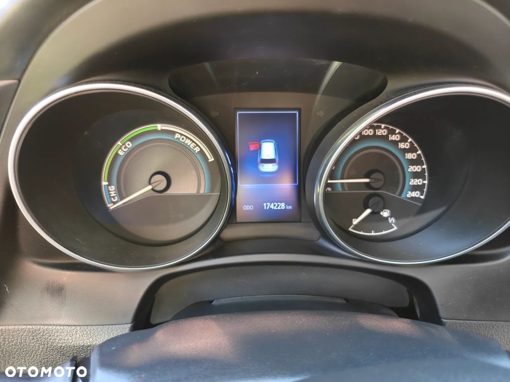 Toyota Auris Hybrid 135 Selection - 11