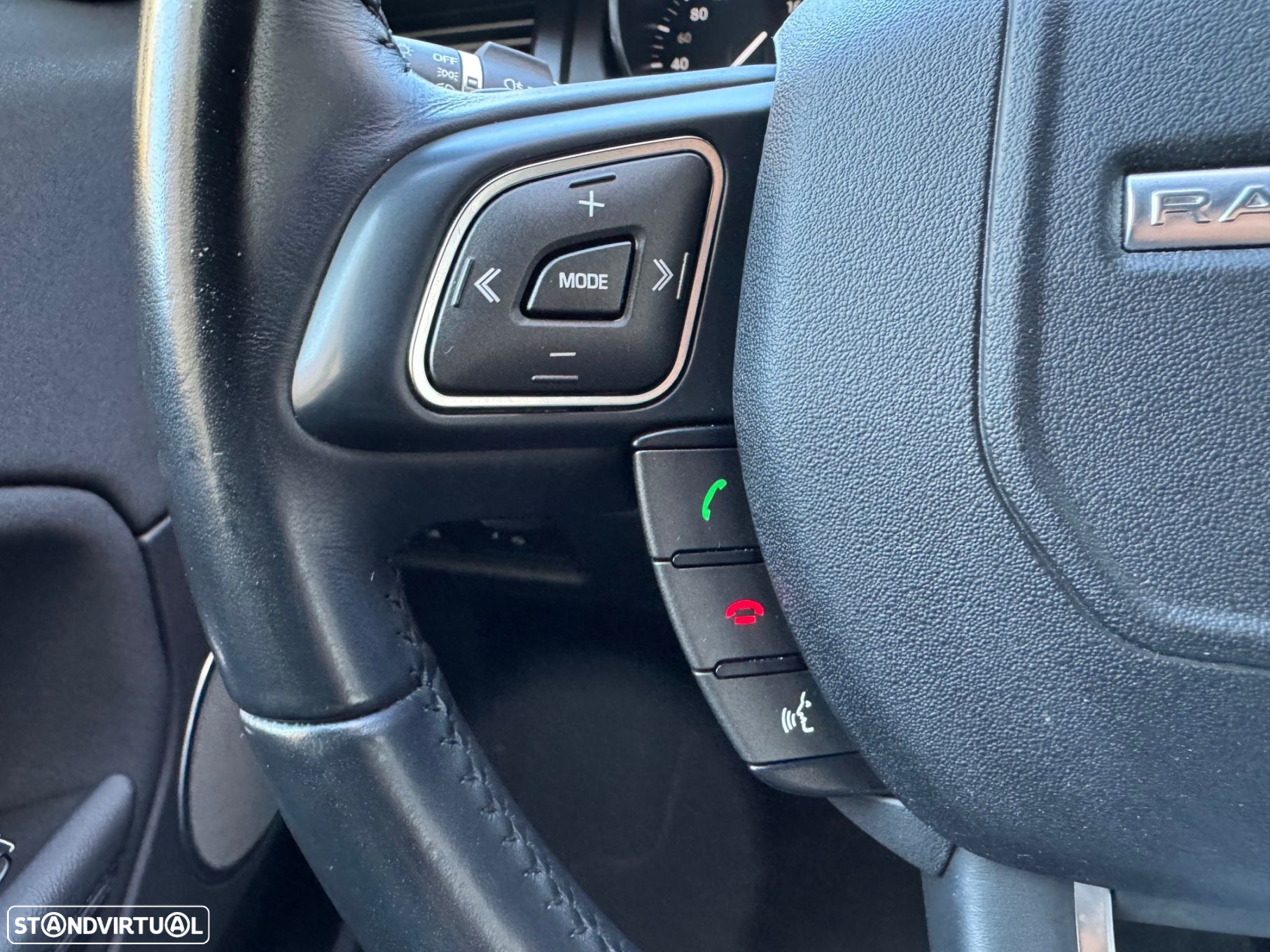Land Rover Range Rover Evoque 2.0 TD4 SE Dynamic Auto - 29