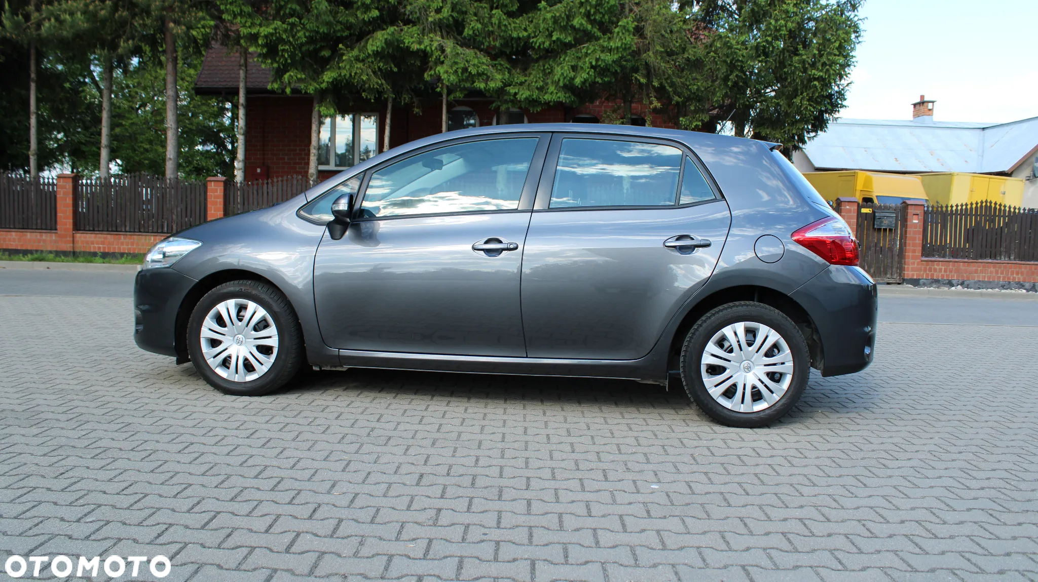 Toyota Auris 1.6 Premium - 19