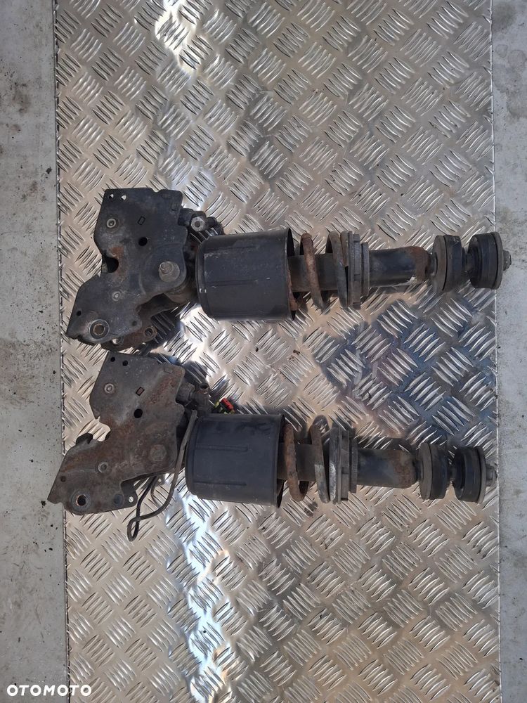 AMORTYZATOR KABINY WRAZ ZAMKIEM  DAF CF 400 XF 106 EURO 6 - 2