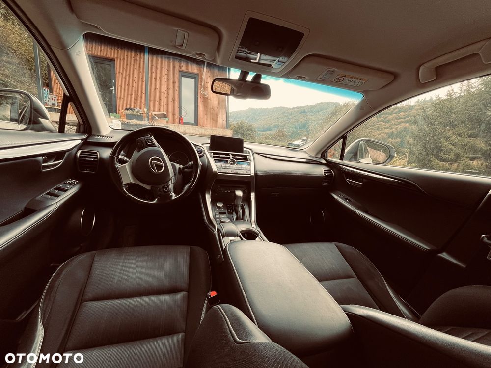 Lexus NX 300h Business Edition AWD - 3