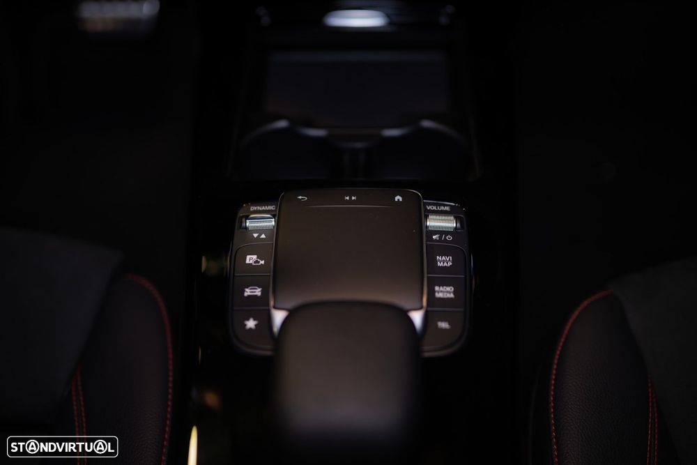 Mercedes-Benz A 250 e 8G-DCT AMG Line - 31