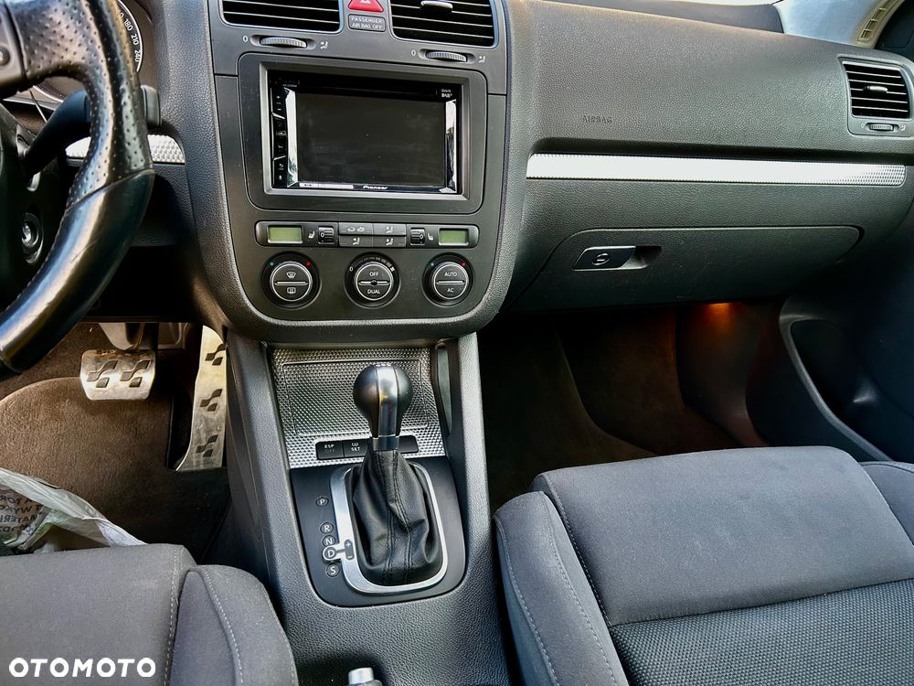 Volkswagen Golf R32 4Motion DSG - 7