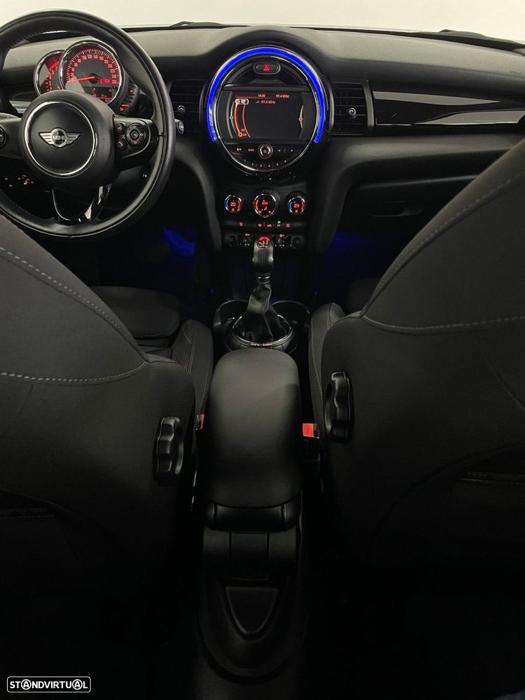 MINI 5 Portas Cooper D Aut. Seven - 25
