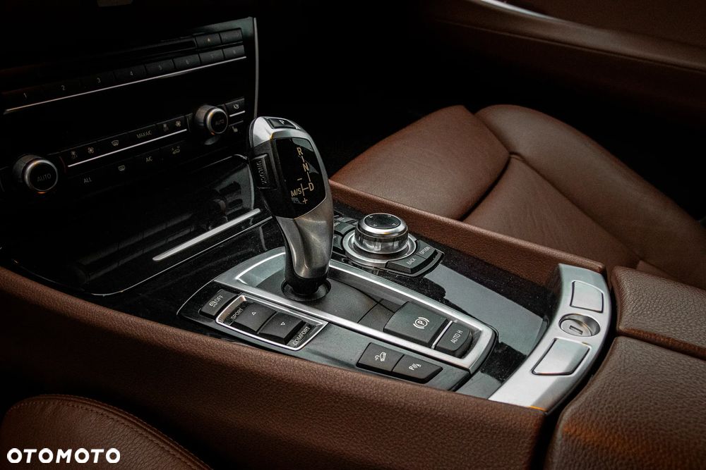 BMW Seria 5 535i xDrive Modern Line - 10