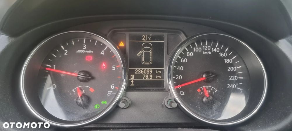 Nissan Qashqai 1.6 dCi 360 S&S - 14