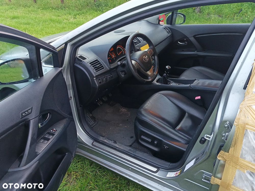 Toyota Avensis 2.2 D-CAT Sol plus NAVI - 3