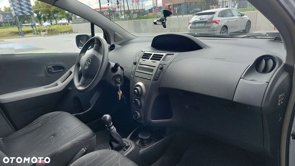 Toyota Yaris 1.33 Luna - 8