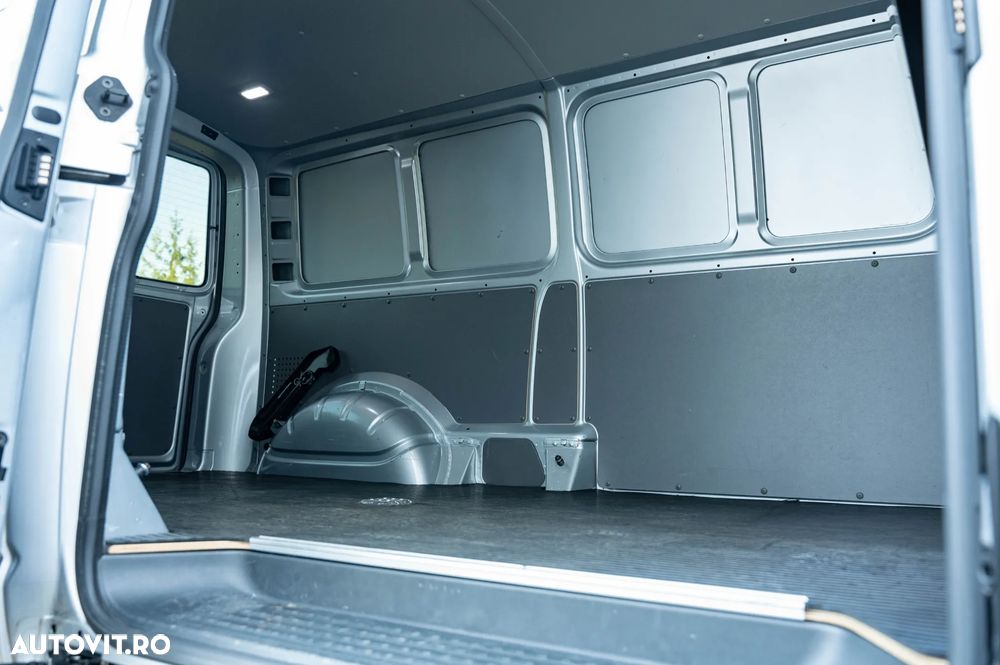Volkswagen Transporter T6.1 DSG Lang - 25