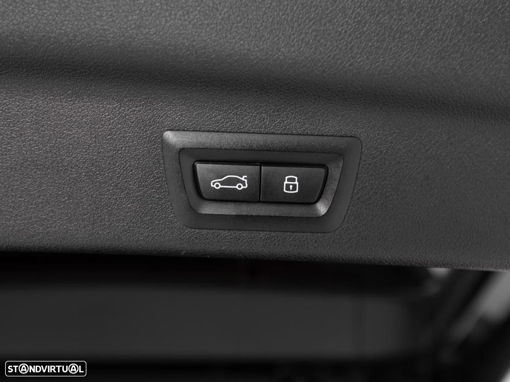 BMW iX1 eDrive20 - 13