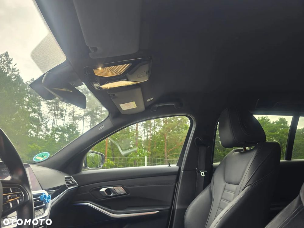BMW Seria 3 320d Touring - 21