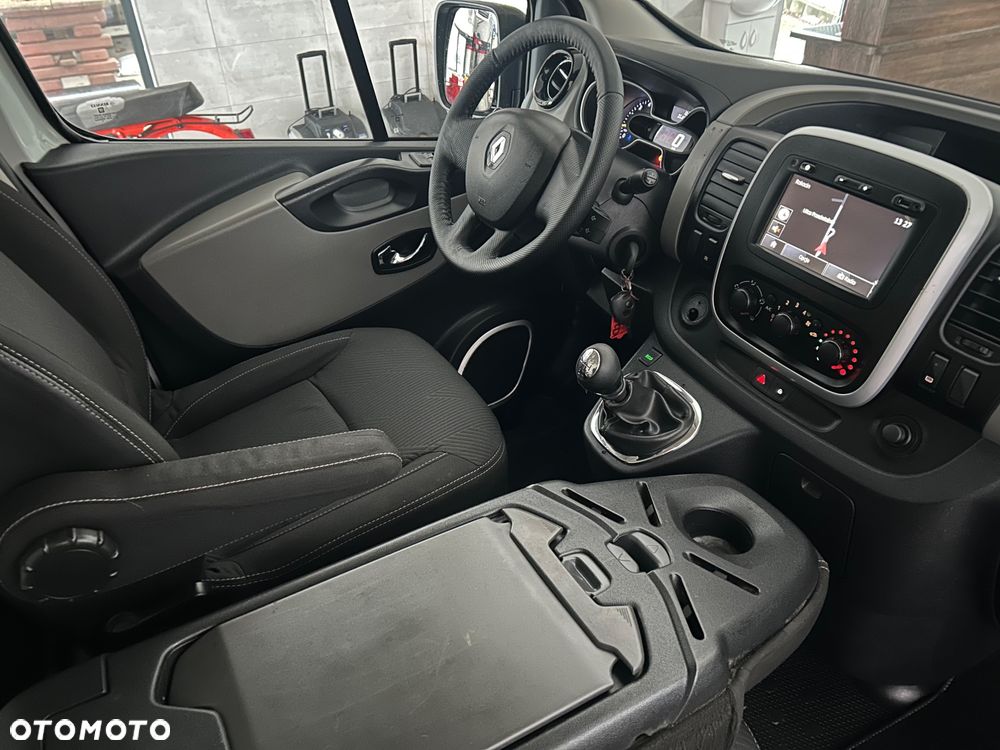 Renault Trafic - 25