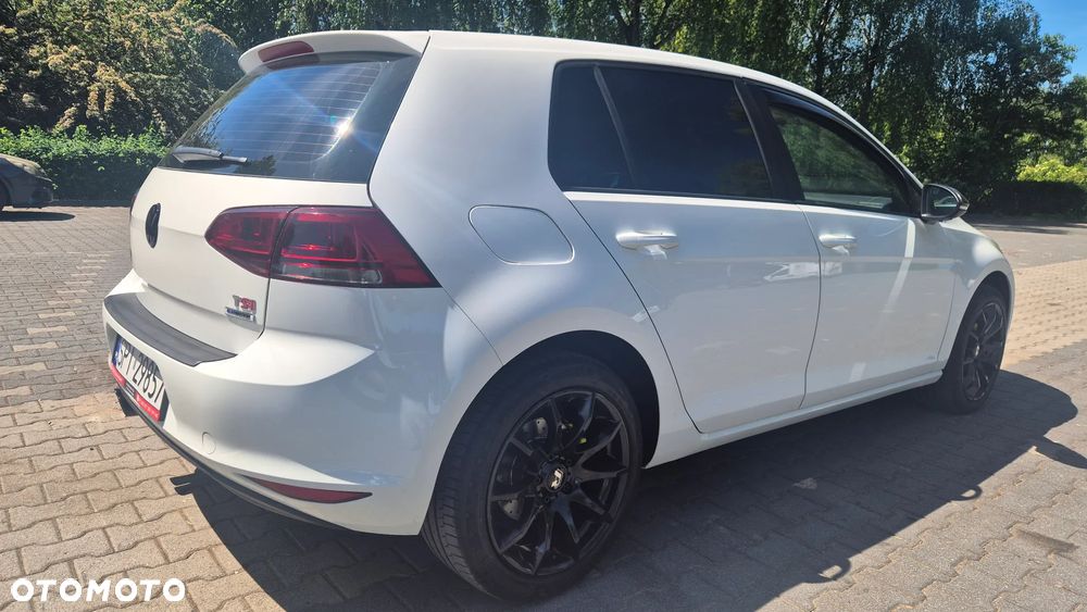 Volkswagen Golf - 6