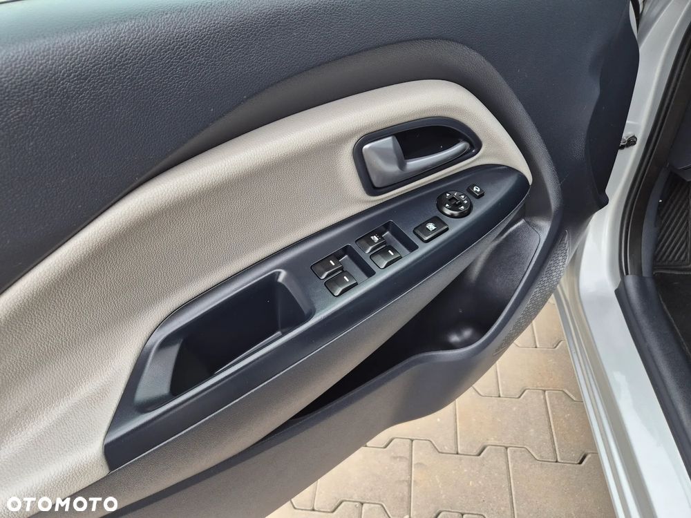 Kia Rio - 15