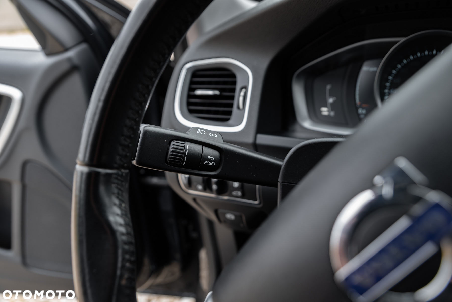 Volvo V60 D4 Geartronic Summum - 29