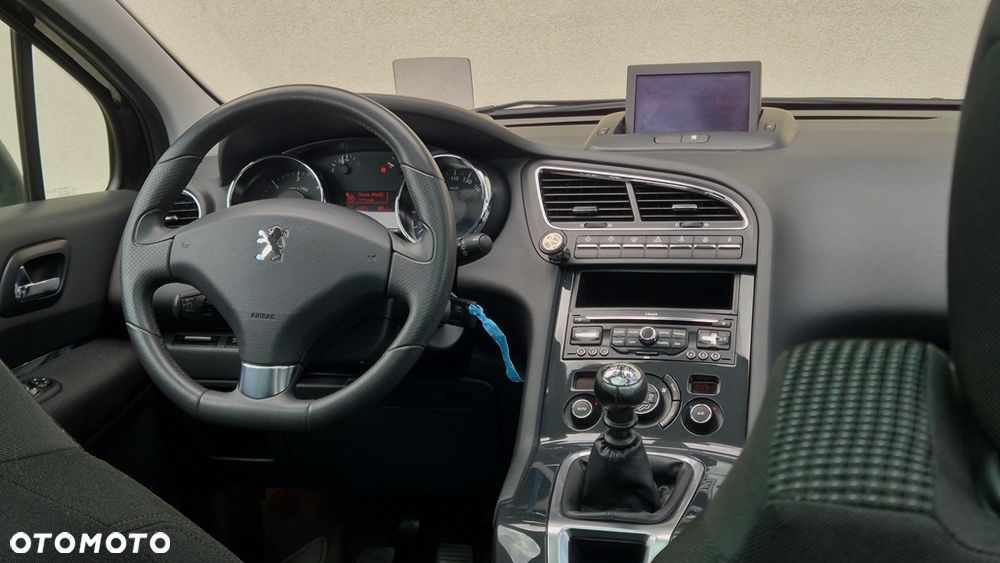Peugeot 5008 2.0 HDi Premium + - 16