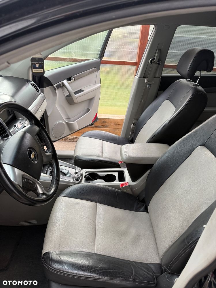 Chevrolet Captiva 2.2 D LTZ - 9