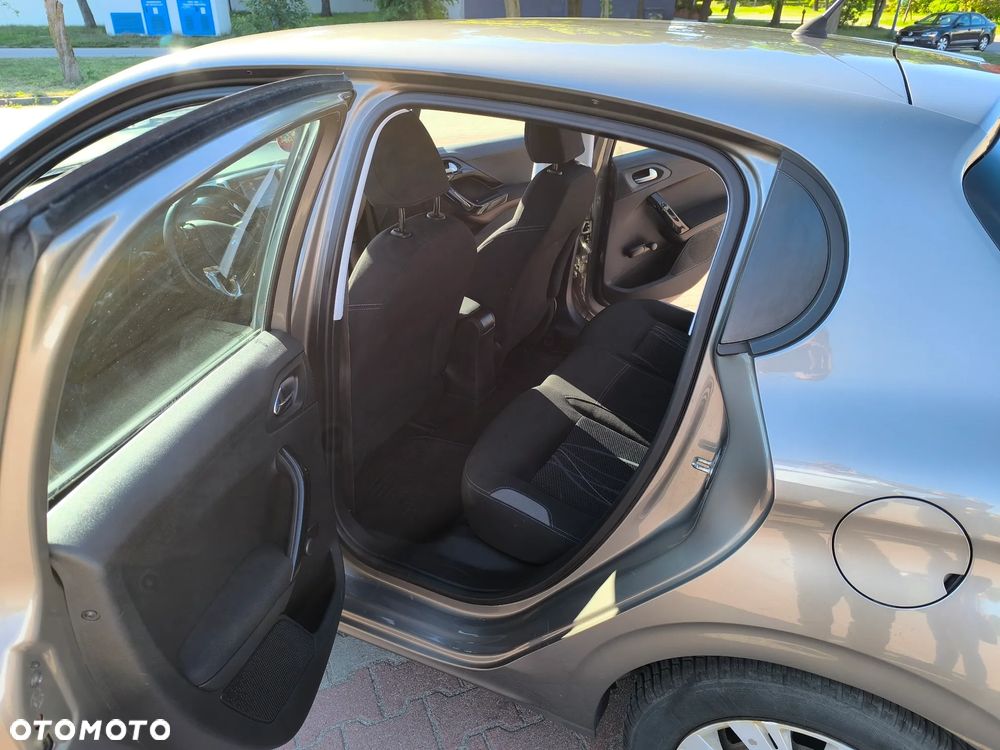 Peugeot 208 1.2 VTi Allure - 20