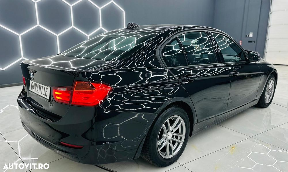 BMW Seria 3 318d Aut. Blue Performance Sport Line - 5