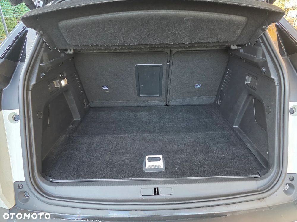 Peugeot 3008 1.6 PureTech Hybrid4 PHEV GT S&S EAT8 - 17