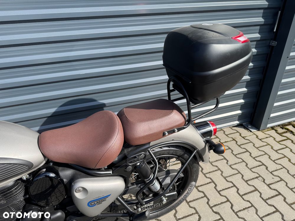 Royal Enfield Classic - 9