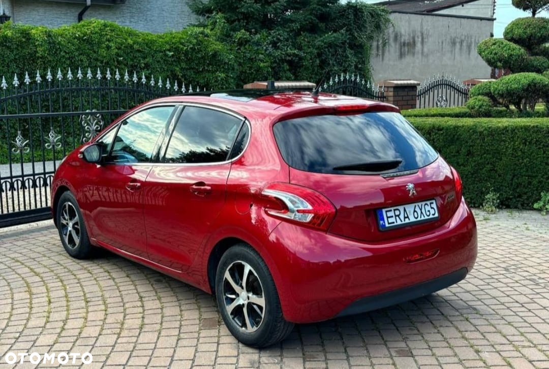 Peugeot 208 1.2 VTi Allure - 5