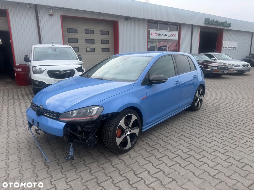 Volkswagen Golf GTI Performance BlueMotion Technology DSG - 2