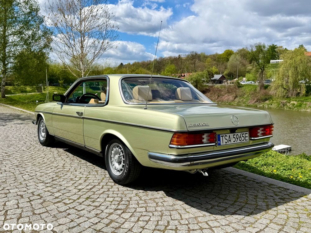 Mercedes-Benz W123 - 2
