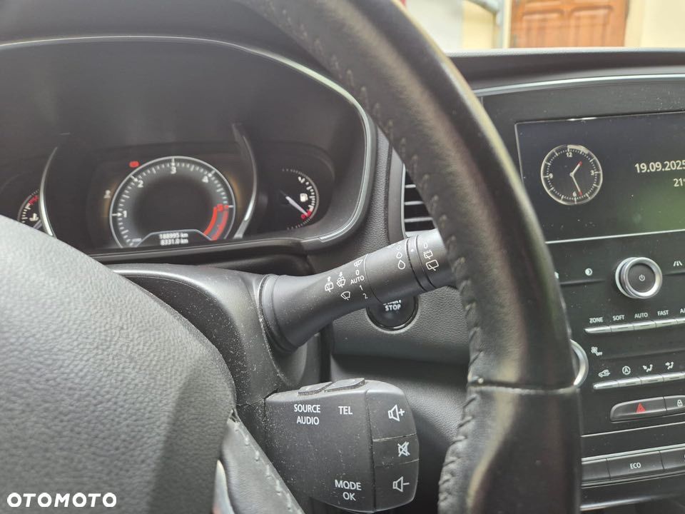 Renault Megane 1.5 dCi Bose - 6