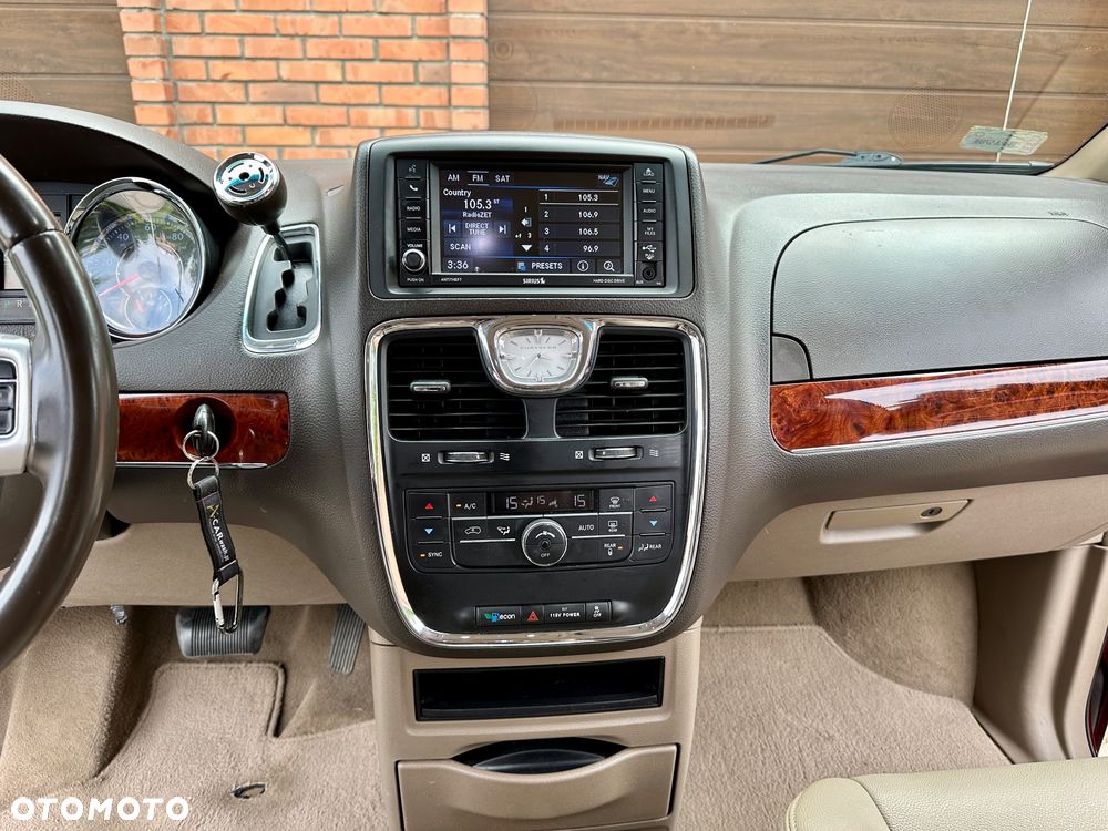 Chrysler Town & Country 3.6 Touring - 18