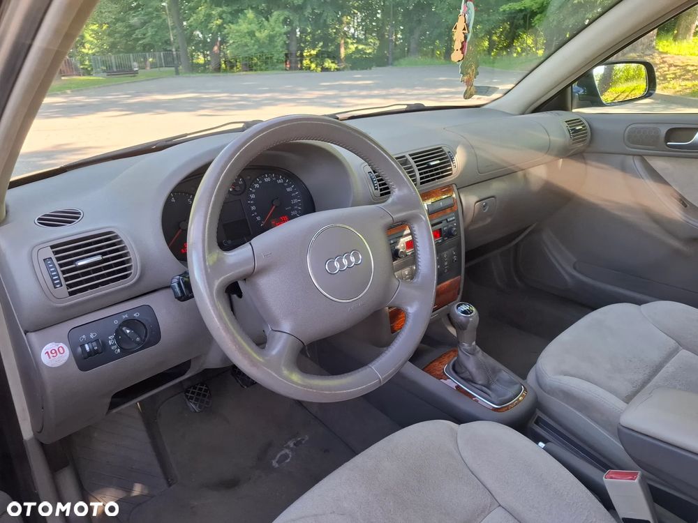 Audi A3 3-drzwiowe 1.6 Ambition - 11