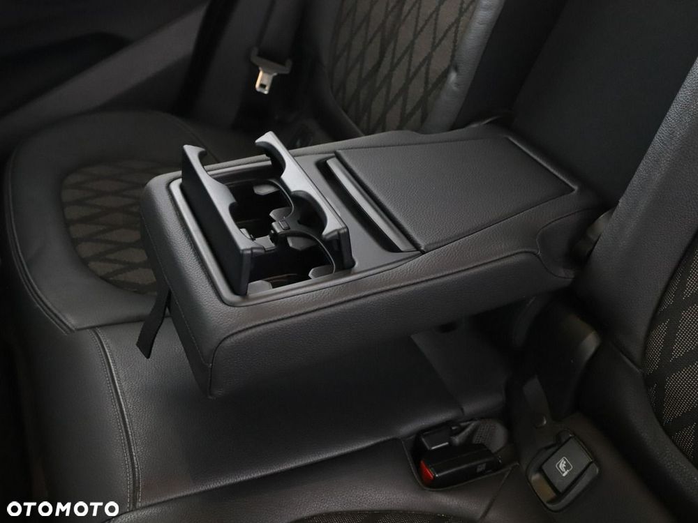 BMW X1 sDrive20i GPF xLine - 37