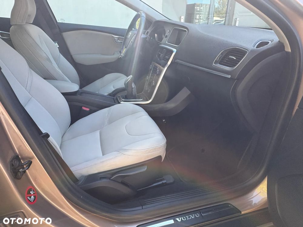 Volvo V40 - 15