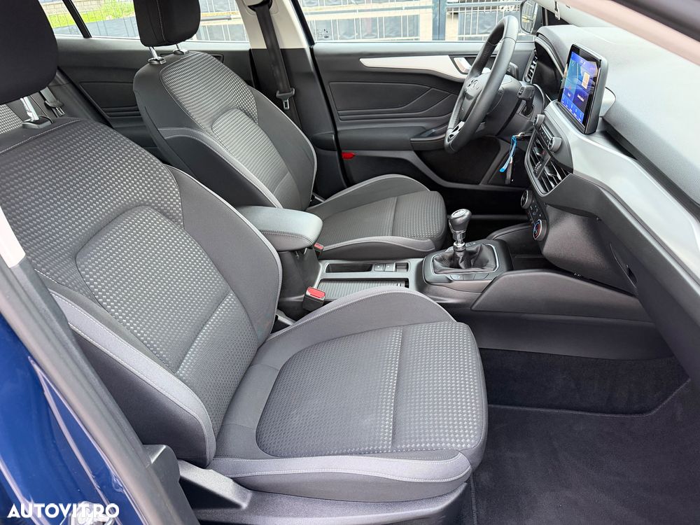 Ford Focus - 13