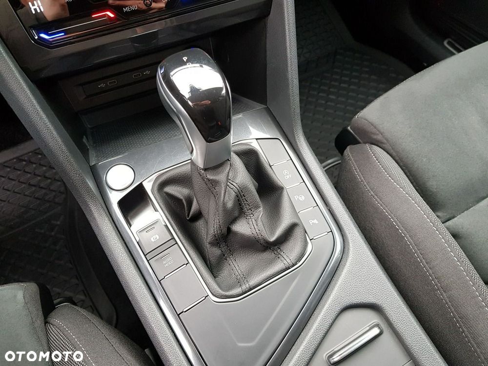 Volkswagen Tiguan Allspace 2.0 TDI Elegance DSG - 25