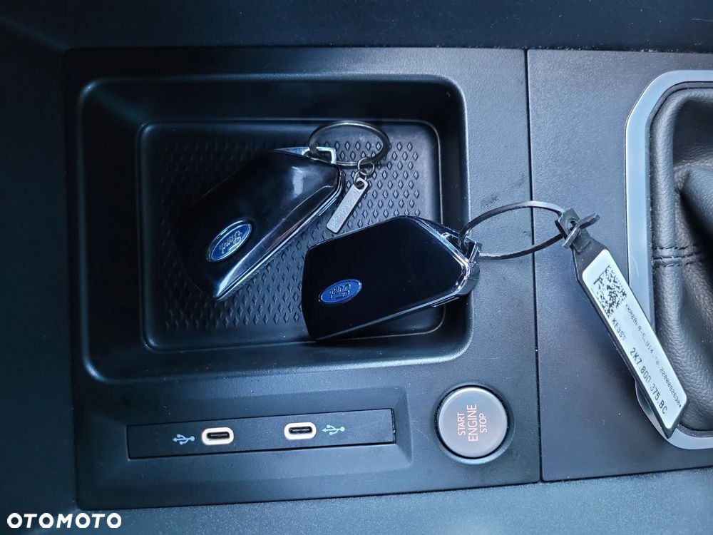 Ford Tourneo Connect 1.5 EcoBoost Titanium - 18